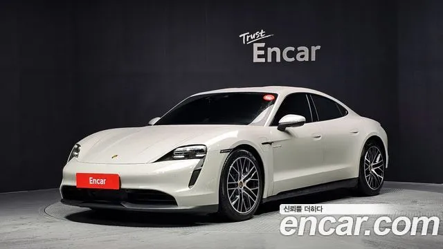 Porsche Taycan Base