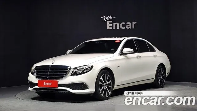 Mercedes-Benz E-Class E300e 4MATIC Exclusive