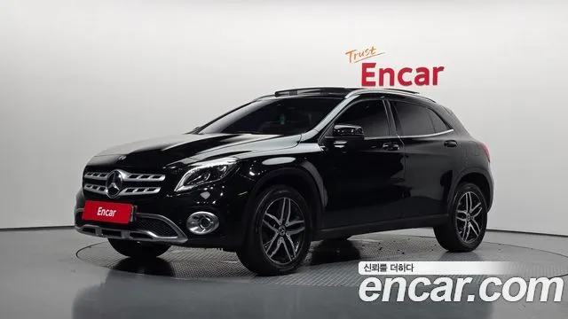 Mercedes-Benz GLA-Class GLA220 Premium