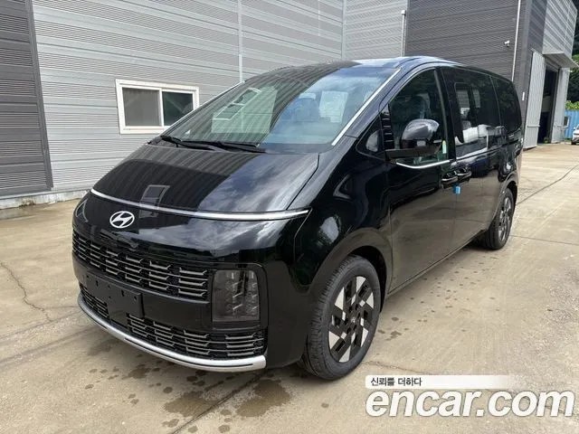 Hyundai Staria HEV 1.6T Lounge 7-Seater