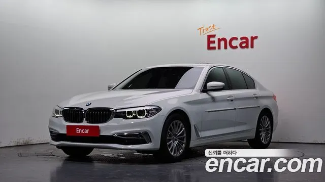 BMW 5-Series 520i Luxury