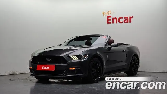 Ford Mustang Convertible