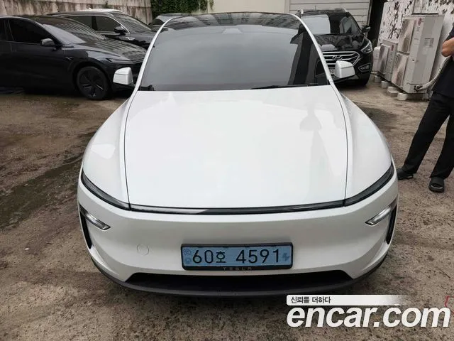 Tesla Model Y RWD