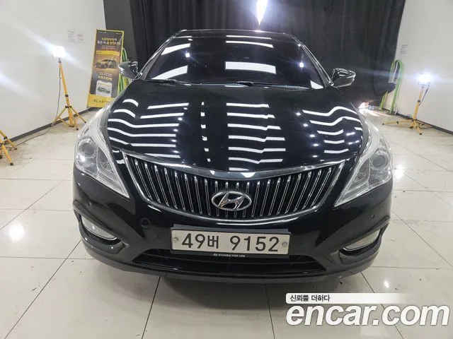 Hyundai Grandeur HG240 Modern