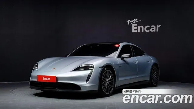 Porsche Taycan Base