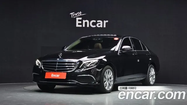 Mercedes-Benz E-Class E300 4MATIC Exclusive