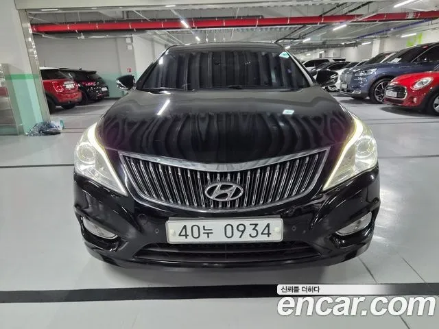 Hyundai Grandeur HG240 Modern