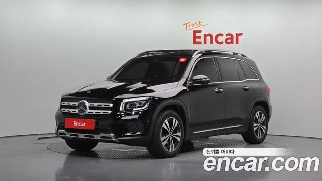 Mercedes-Benz GLB-Class GLB220