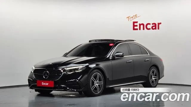 Mercedes-Benz E-Class E300 4MATIC AMG Line