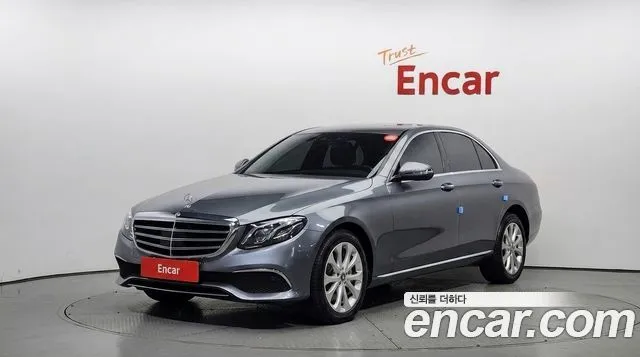 Mercedes-Benz E-Class E300 4MATIC Exclusive
