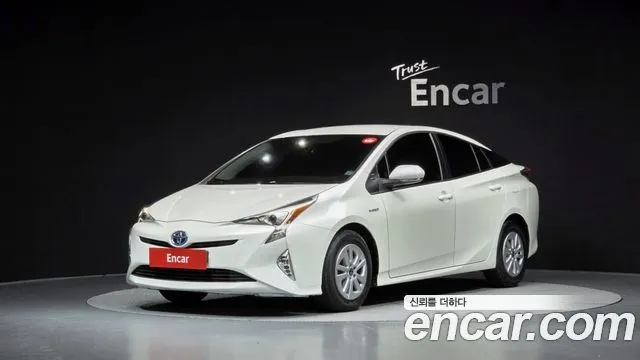 Toyota Prius 1.8 E