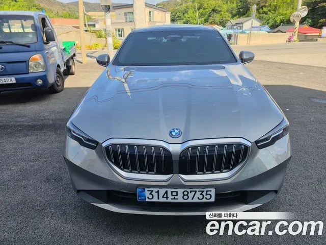 BMW 5-Series 530e