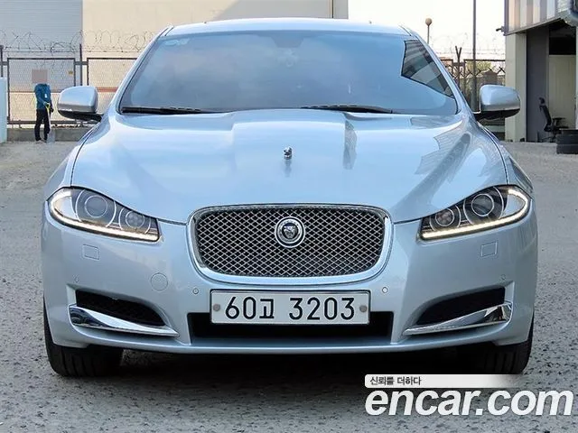 Jaguar XF 2.0 Luxury
