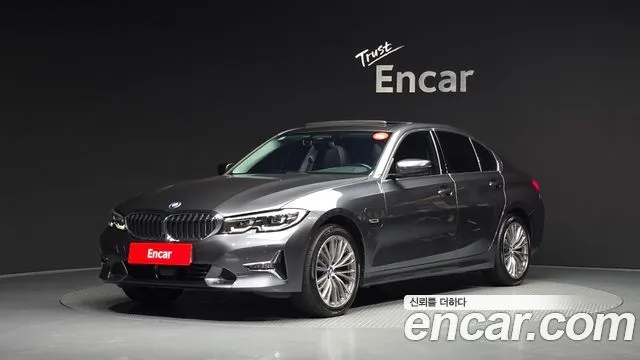 BMW 3-Series 320e Luxury