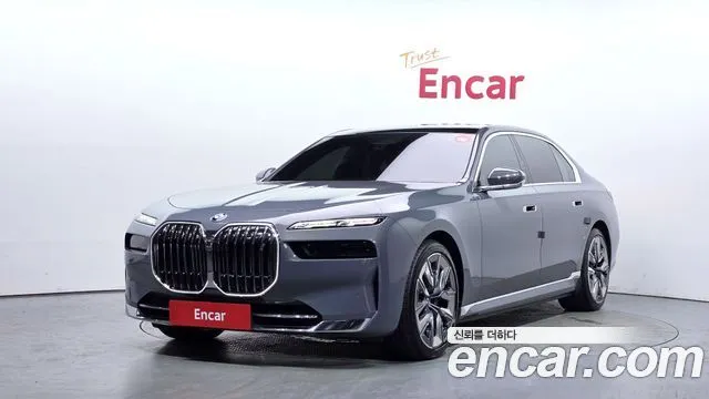 BMW i7 xDrive 60 Design Pure