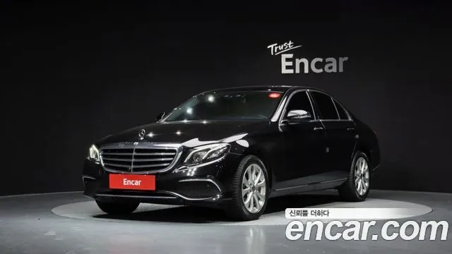 Mercedes-Benz E-Class E300 4MATIC Exclusive