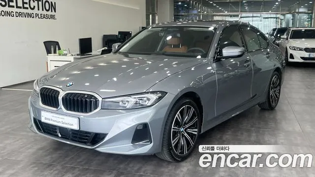 BMW 3-Series 320i