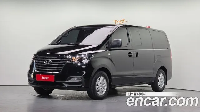 Hyundai Starex Van 5-Seater LPi