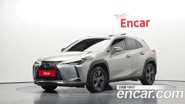 Lexus UX 2.0 2WD