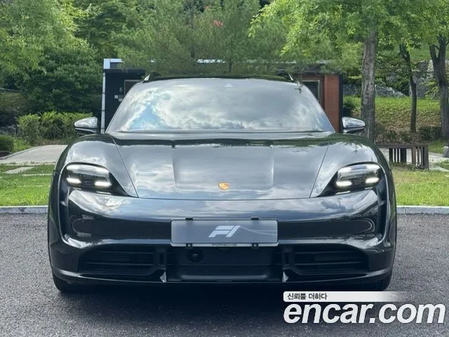 Porsche Taycan Turbo Cross Turismo