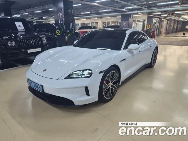 Porsche Taycan 4S
