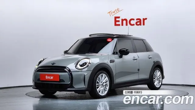 Mini Cooper 5-Door Classic Plus