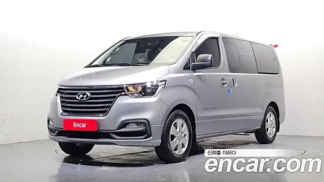 Hyundai Starex 12-Seater LPi