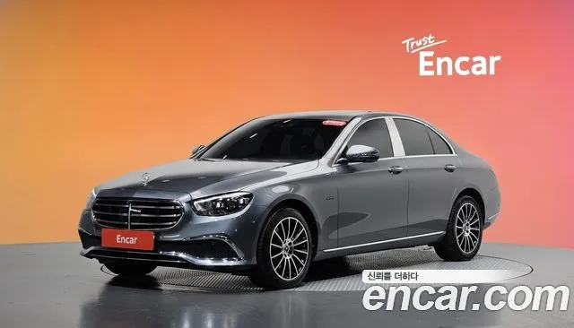 Mercedes-Benz E-Class E300e 4MATIC Exclusive
