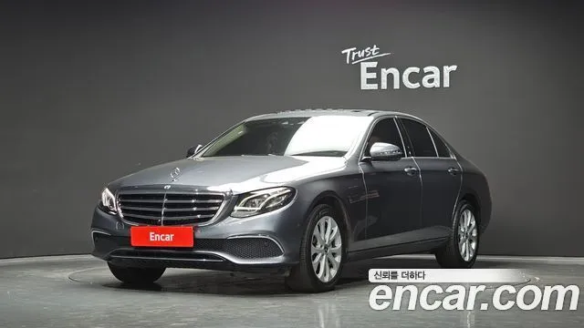 Mercedes-Benz E-Class E300 4MATIC Exclusive