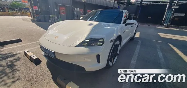 Porsche Taycan Base 4