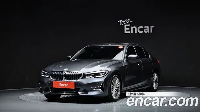 BMW 3-Series 320i Luxury