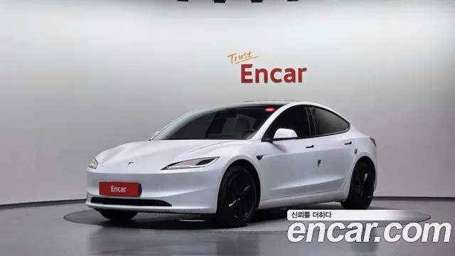 Tesla Model 3 RWD