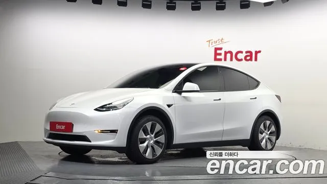 Tesla Model Y Standard Range RWD