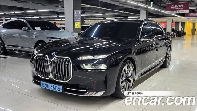 BMW i7 xDrive 60 Design Pure