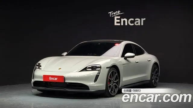 Porsche Taycan 4S