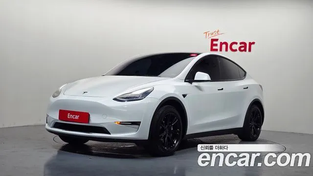 Tesla Model Y Standard Range RWD