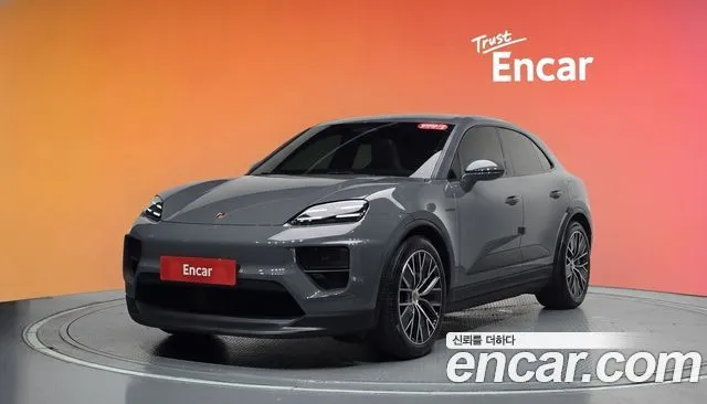 Porsche Macan Base 4