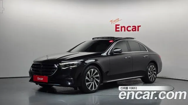 Mercedes-Benz E-Class E300 4MATIC Exclusive