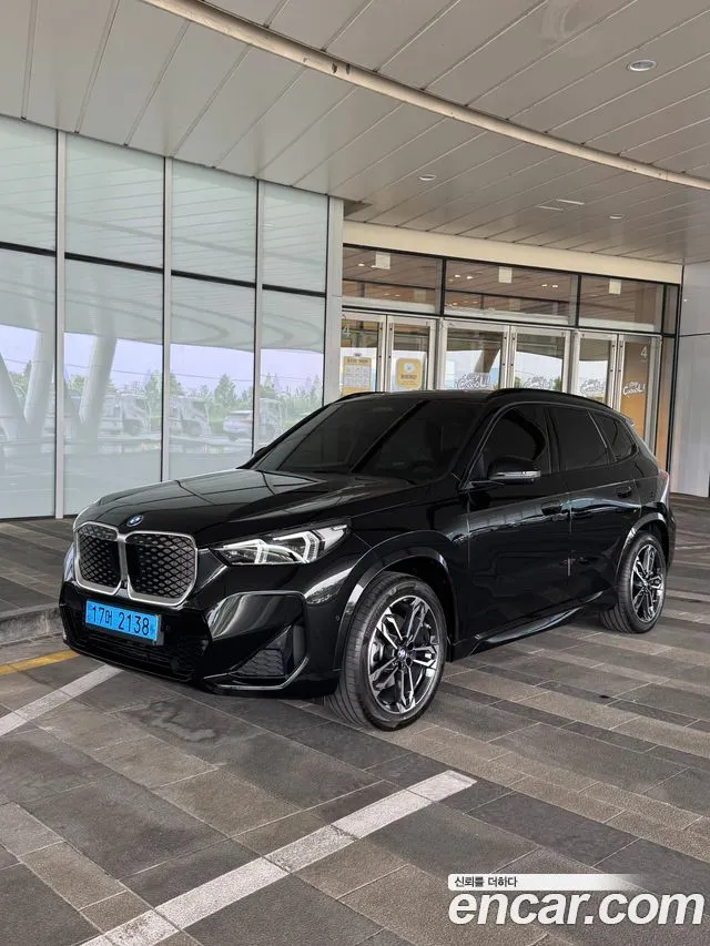 BMW iX1 xDrive 30 M Sport