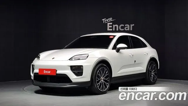 Porsche Macan Base 4