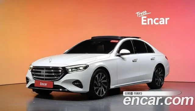 Mercedes-Benz E-Class E300 4MATIC Exclusive