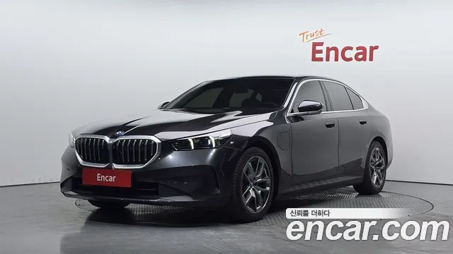 BMW 5-Series 530e