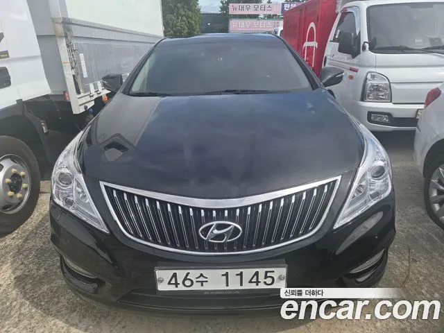 Hyundai Grandeur HG240 Modern