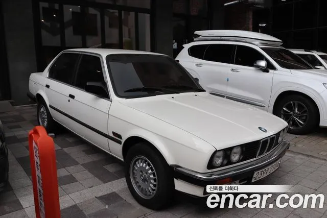 BMW 3-Series 320i Sedan