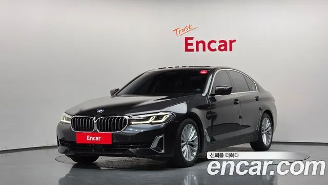 BMW 5-Series 520i Luxury