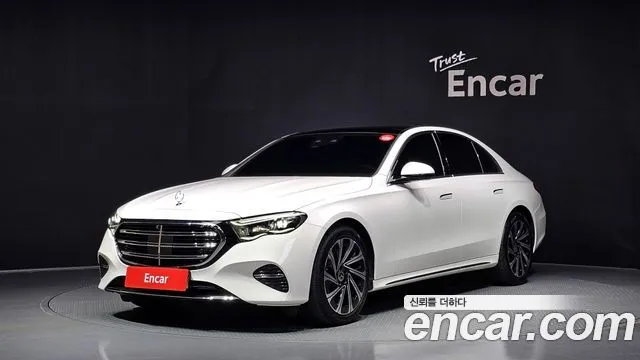 Mercedes-Benz E-Class E300 4MATIC Exclusive