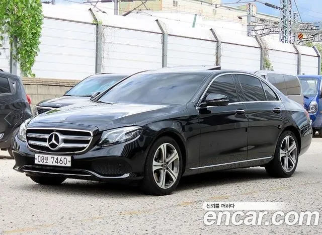 Mercedes-Benz E-Class E300 4MATIC Avnatgarde