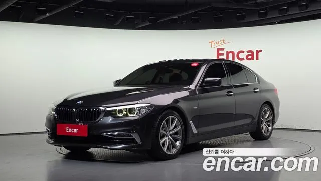 BMW 5-Series 520i Luxury