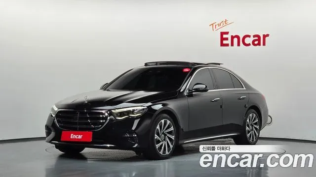 Mercedes-Benz E-Class E300 4MATIC AMG Line