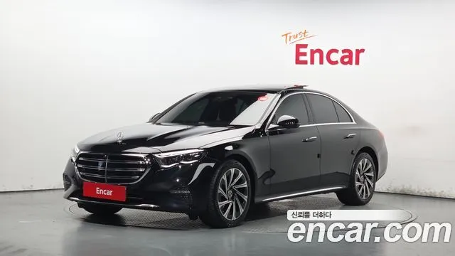 Mercedes-Benz E-Class E300 4MATIC Exclusive